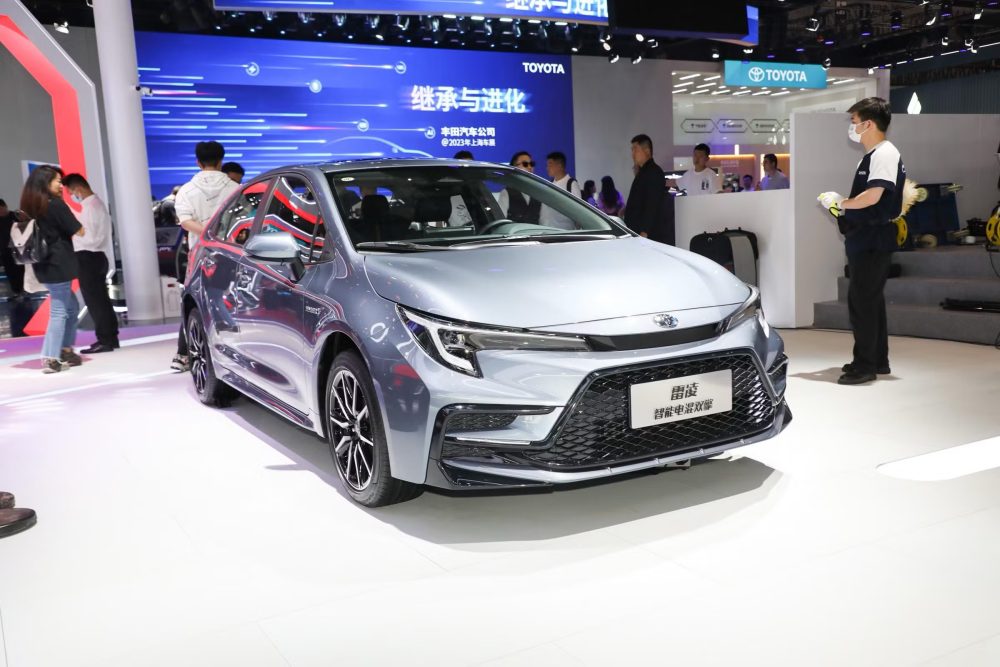 Toyota Levin 1.5L TNGA CVT Leading 2023 - Image 3